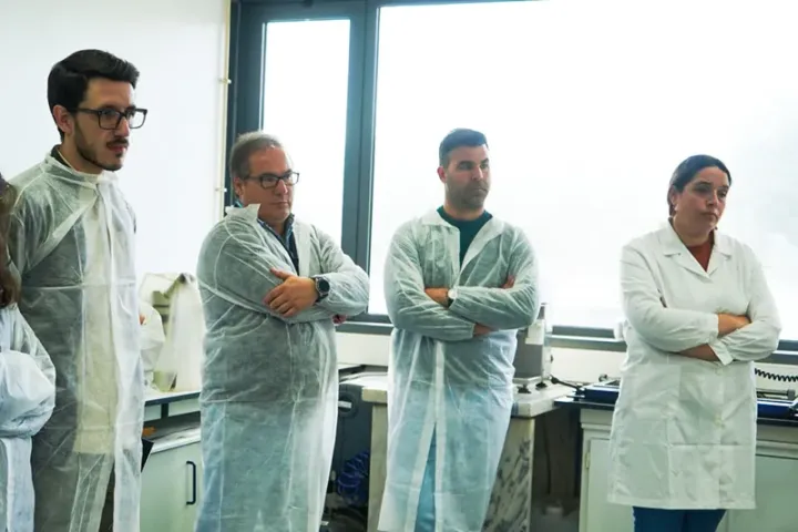 Prática Laboratorial sobre Fitobacteriologia | Visitas e Práticas de Campo | AgroB